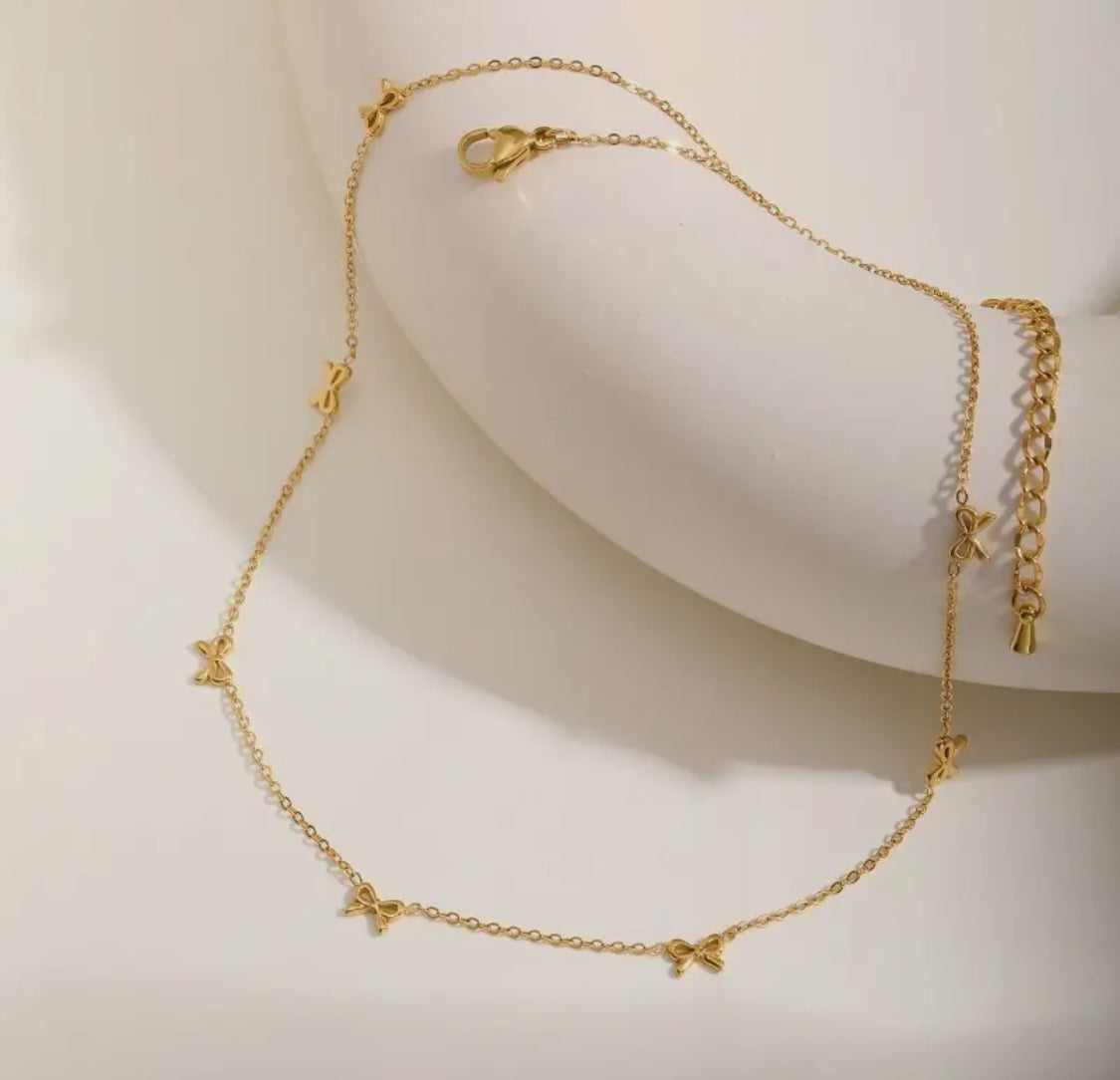 18k Bow Necklace