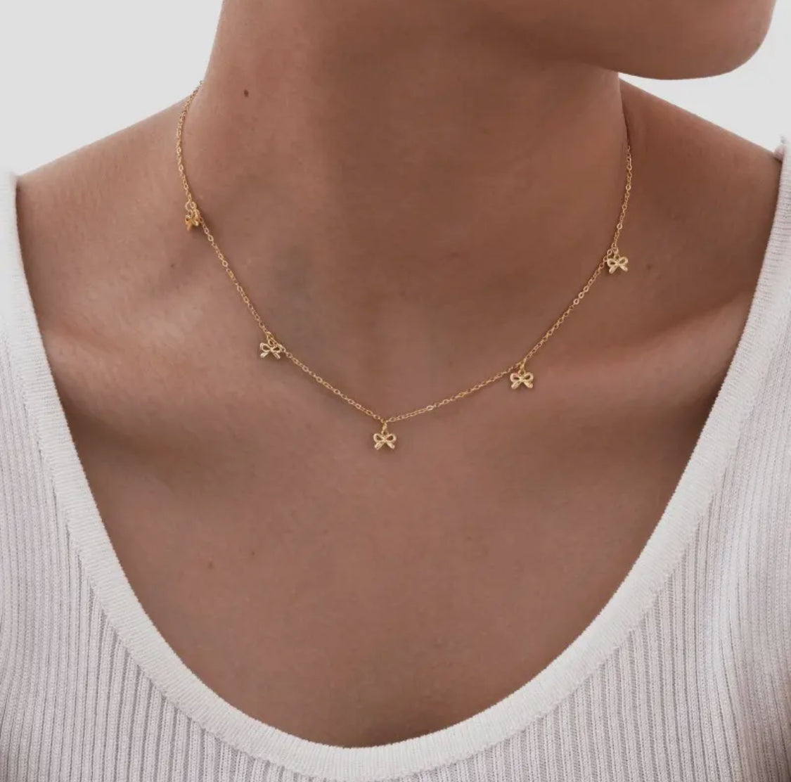 18k Bow Necklace