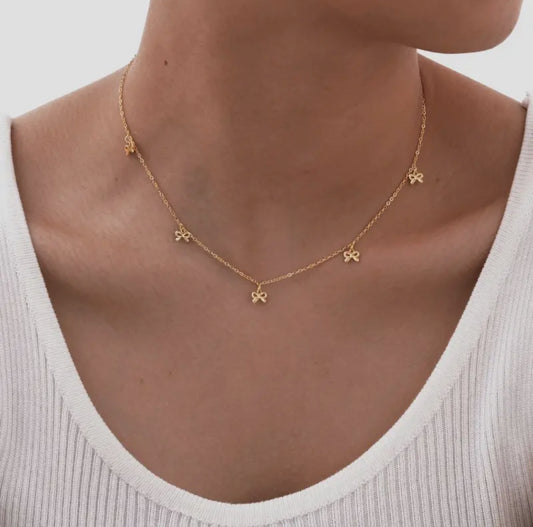 18k Bow Necklace