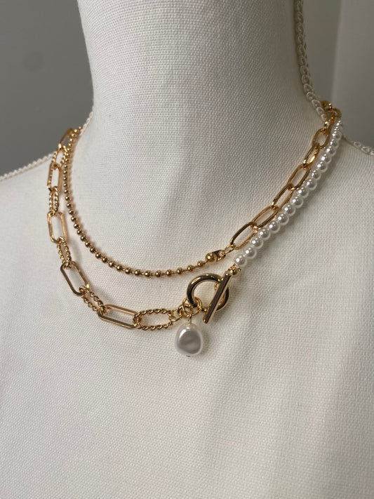 Dottie Toggle Necklace